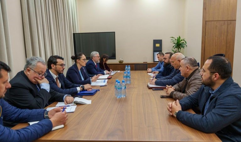 Bordi i Transparencës cakton çmimet tavan, 203 lekë/litri për naftën dhe 175 lekë/litri për benzinën